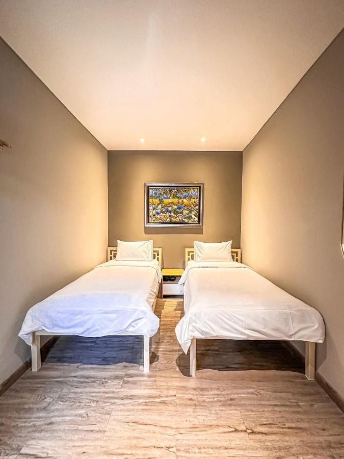 Lugano Arte Guest house Jakarta